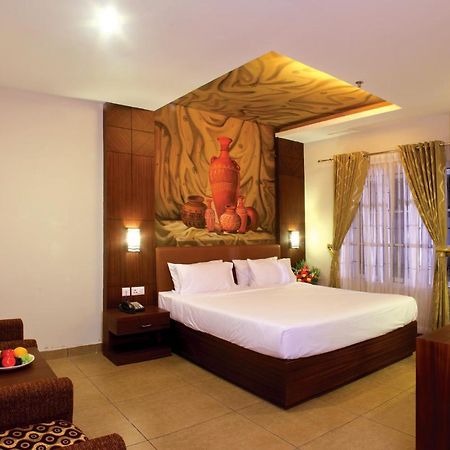 Clay House Hotel Thrissur ภายนอก รูปภาพ