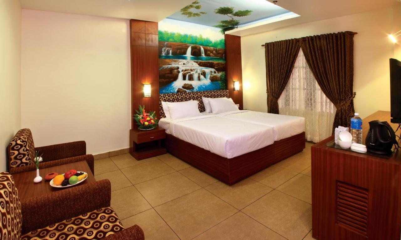 Clay House Hotel Thrissur ภายนอก รูปภาพ