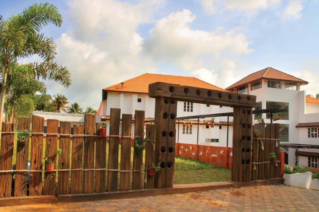 Clay House Hotel Thrissur ภายนอก รูปภาพ