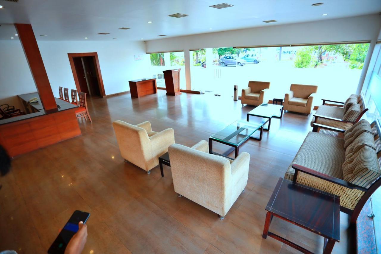 Clay House Hotel Thrissur ภายนอก รูปภาพ