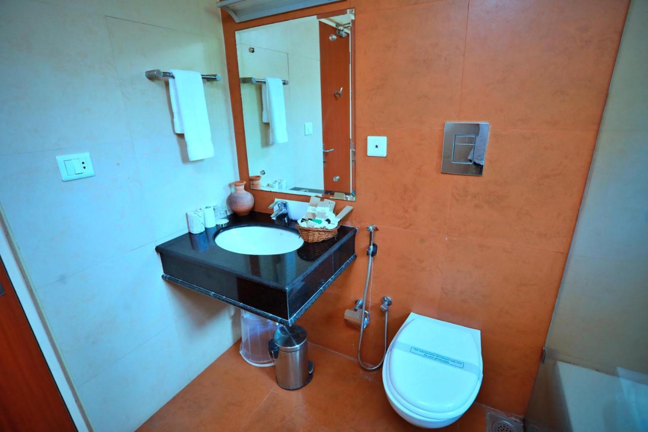 Clay House Hotel Thrissur ภายนอก รูปภาพ